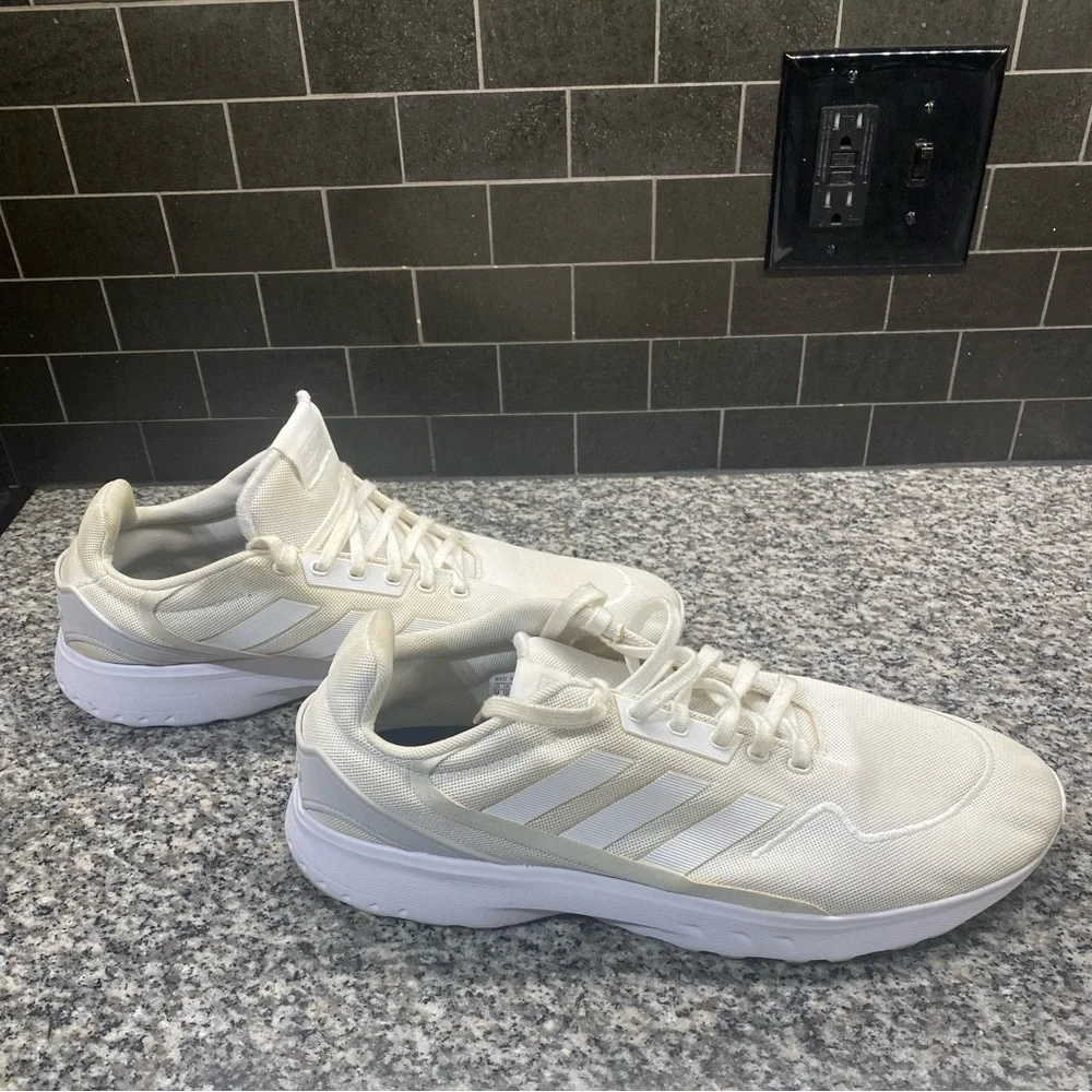 Adidas Men’s Track Sneaker Size 14. - Picture 4 of 9